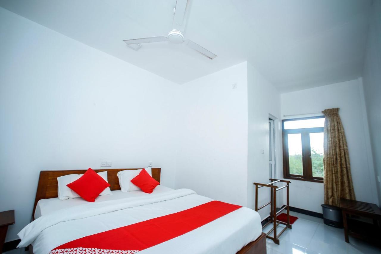 Sea Lagoon Beach Hotel Trincomalee Extérieur photo